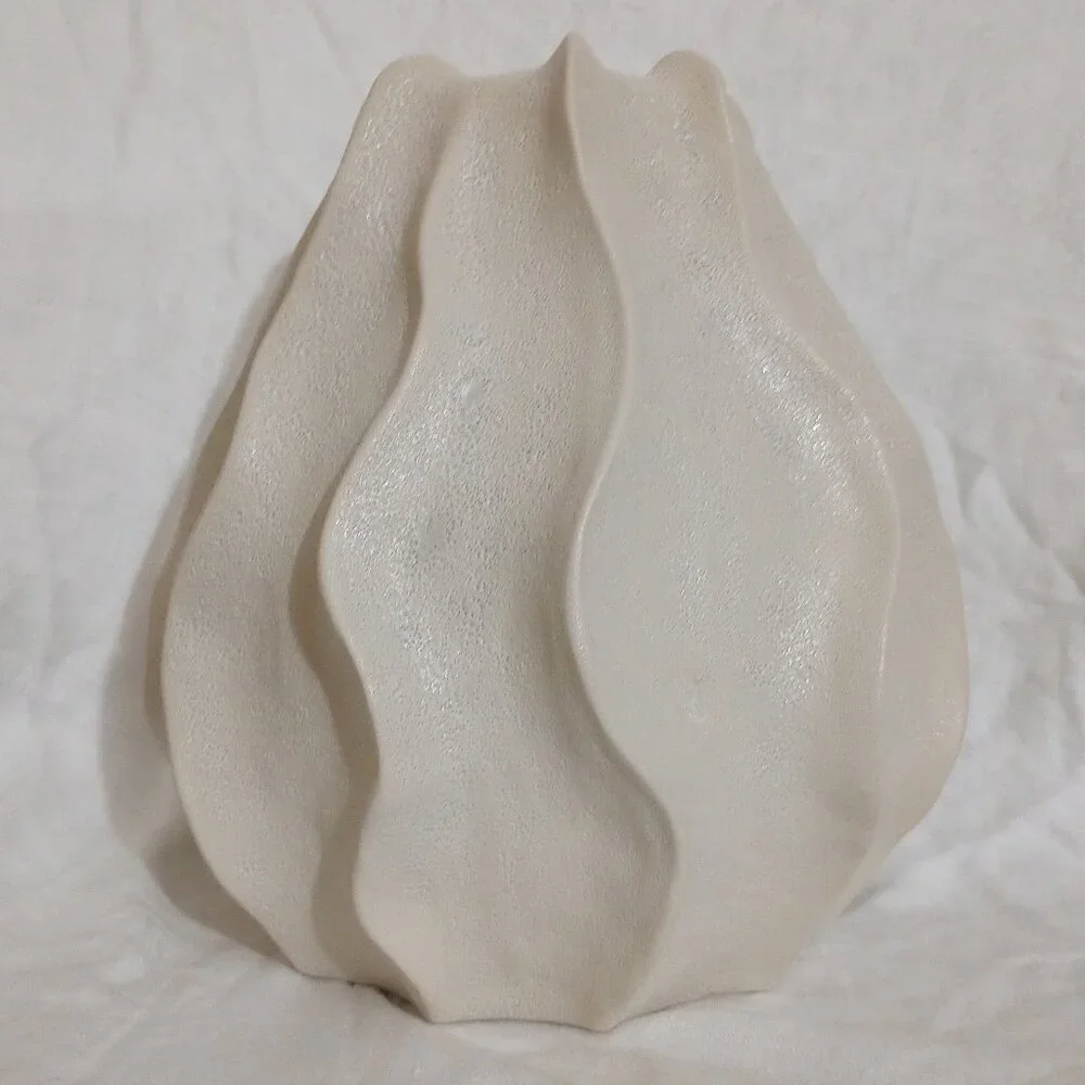 Large Rippled/Wavy Vase, Pre-Owned - Picture 3 of 11